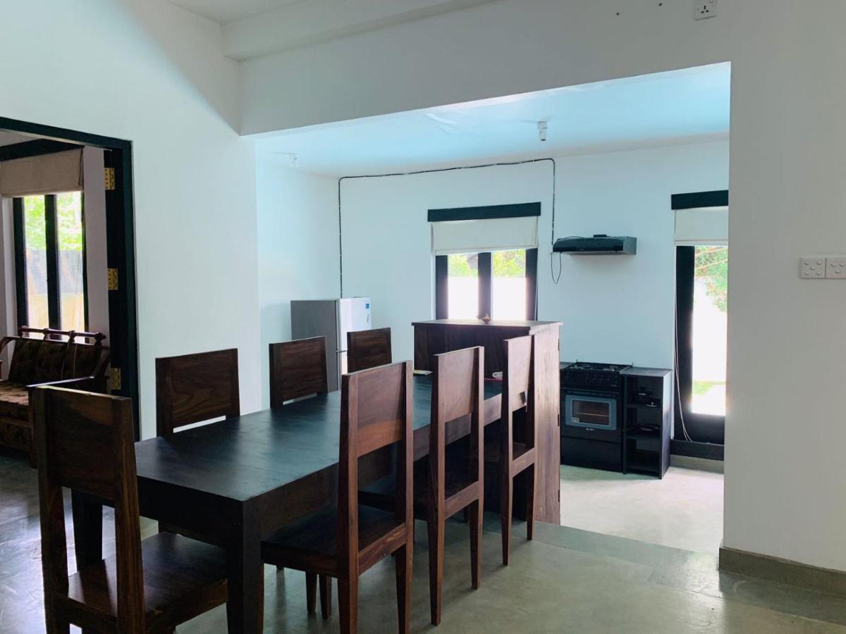 Milla Villa Hikkaduwa Buitenkant foto