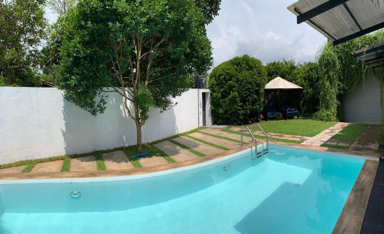 Milla Villa Hikkaduwa Buitenkant foto